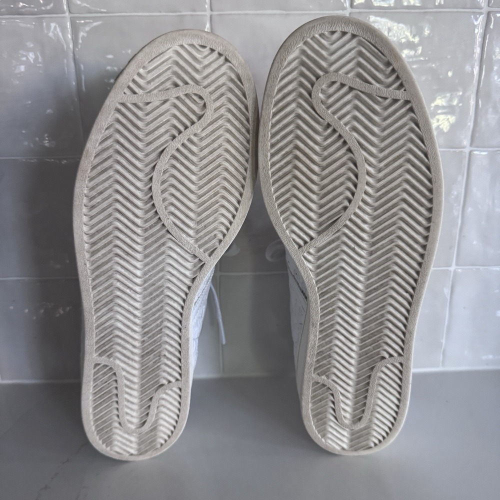 Adidas Disney Bambi Superstar Sneaker Womens 9.5 White Floral Embossed Shell Toe - Picture 9 of 9
